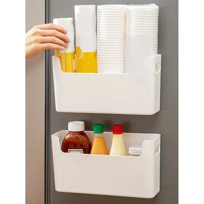 Multifunctional plastic holder to organize cleaning tools